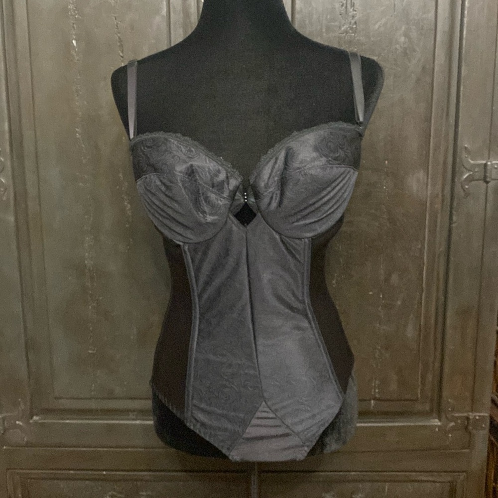 Vintage Sophistique by Smoothie shapewear size 38C